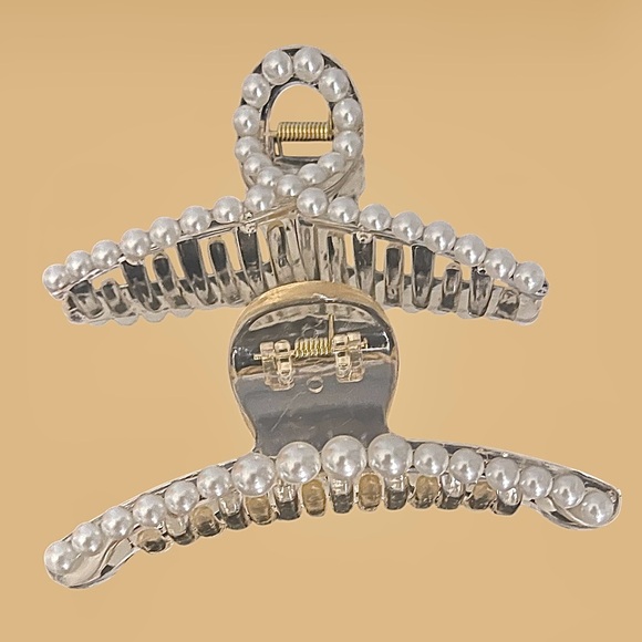 Set 2 Hair Clips Faux Pearl New in Pkg - Picture 4 of 7